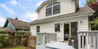 Quintessential Greenlake 4 Bed 3 Bath Home Gallery 27