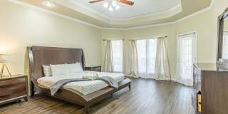 1606 S Hyde Park Avenue Gallery 10