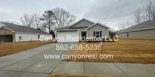 Great Location near everything, beautirul 4 Br 2 Bath Gallery 1