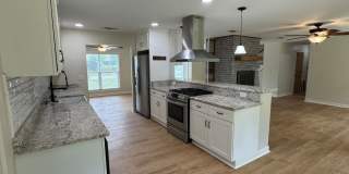 Beautifully renovated 4BR/3BA home close to NAS and beaches Gallery 10