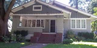 MUST SEE !! Charming South Hill Home 4bd 2bath Home Gallery 1