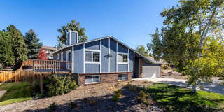 Lovely Bi-Level Home! Gallery 1