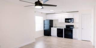 4442 Gold Flower Loop - 7G1 Gallery 1