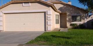 Beautifully Upgraded 3 Bedroom, 2 Bath Home in Gilbert! Gallery 1