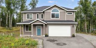 Charming & Updated 4BD/2.5BA! Gallery 1