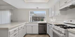 Charming 3BR House in Lancaster Gallery 9