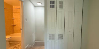 47 KING HENRY Circle Gallery 11
