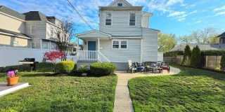 1014 Fifth Avenue Gallery 1