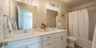 450 West Kennedy Avenue Gallery 18