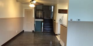 9722 Hoff Street Gallery 2
