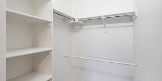 Stunning 2 Bedroom 2 Bathroom condo In Aurora with a garage! Gallery 14