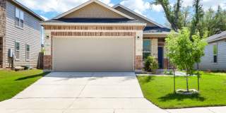 Single Story 3-Bedroom Haven with Modern Amenities Gallery 1