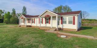 Charming 3BR/2BA Duplex Close to Shopping & Schools Gallery 1