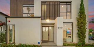 200 N DOHENY Dr Gallery 4