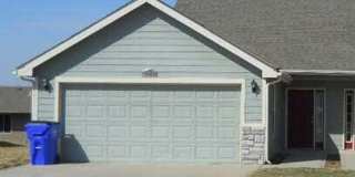 Spacious 3-Bedroom Duplex in Junction City's North Park Area! Gallery 1