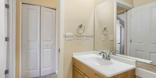 Freshly Remodeled 3-Story Townhome in a Gated Community — Blocks to MAX & Gresham Station Gallery 25