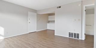 Leavitt Park Apartments - Building 1014 Gallery 3