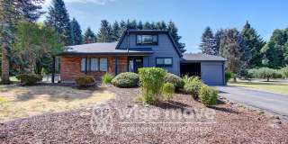 Felida Park- 4 Bedrooms on 1.5 Acres Gallery 1