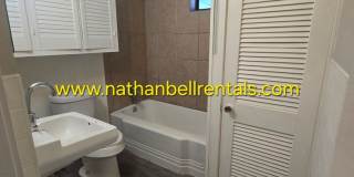Single-Family Home: 3 Bed, 2 Bath Gallery 11
