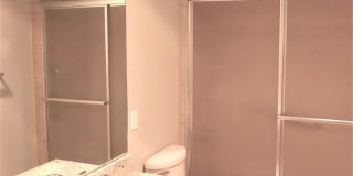 Beautifully Updated 3 bed 2 bath Gallery 9