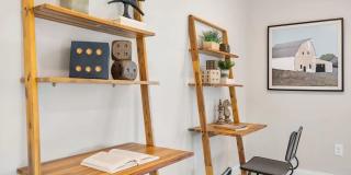 Room in 5 Bedroom Home at Gunderson Ln Gallery 1