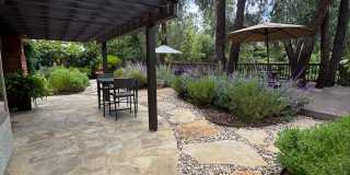 Charming Home with Lavender Gardens & Hot Tub Retreat Charming Home with Lavender Gardens & Hot Tub Retreat Gallery 9