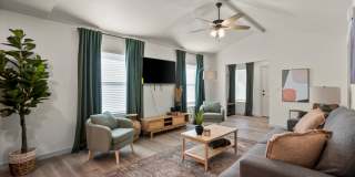 Fully Furnished 3 Bed 2 Bath Home Gallery 3