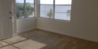Riviera Park Apartments & Townhomes Gallery 17