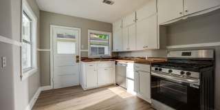 Freshly Updated 3 Bedroom House Gallery 3