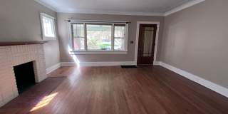 3 Bedroom Duplex on a Brick Cul-de-sac, Blocks From Eastown and Cherry Hill! Gallery 5