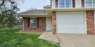 3 bed, 2 bath Duplex, South Columbia Gallery 1