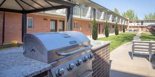 Acoma Square Gallery 37