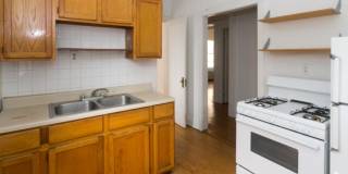 5057 North Damen Gallery 2