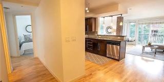 Beautiful 2 Bed / 2 Bath Condo in the Heart of Capitol Hill, Seattle Gallery 4