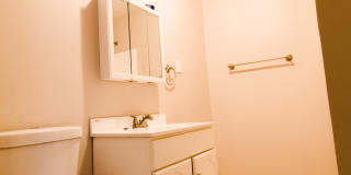 Great building with off street parking, views of the city, laundry on site! Gallery 17