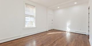 21 Central Avenue Gallery 12