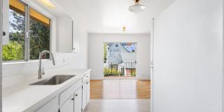 2118 Alameda Ave #D - 3 Bedroom | 1.5 Bath 2118 Alameda Ave #D - 3 Bedroom | 1.5 Bath Gallery 5