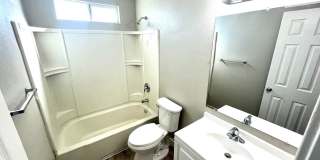 49th Street Apartments Gallery 24