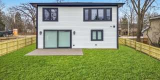 148 Oak Street Gallery 35