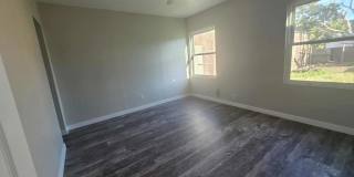 2661 Commercial Street Gallery 9