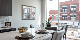Luxe on Chicago Gallery 26
