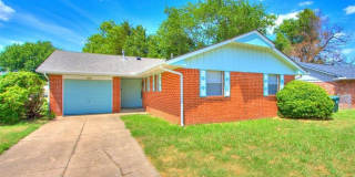 1305 E Boyd Street Gallery 1