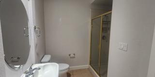 5 Bedroom Home Behind the Gate of Wisteria Place Gallery 13