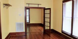 812 Burleson Street Gallery 18