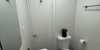 4854-4860 Hazeltine Apartments Gallery 24