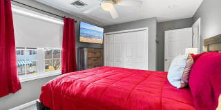 700 N Surrey Ave Gallery 33