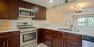 5760 Owensmouth Avenue Gallery 10