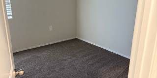 1831 W Broadway Gallery 19