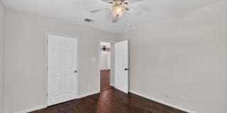 Charming 2BR House in San Antonio Gallery 15