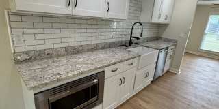 Beautifully renovated 4BR/3BA home close to NAS and beaches Gallery 13